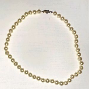 Pearl necklace